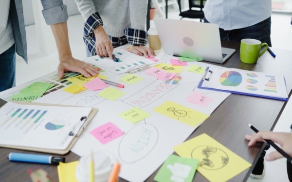 Creatividad y Procesos en Toma de Decisiones Grupales