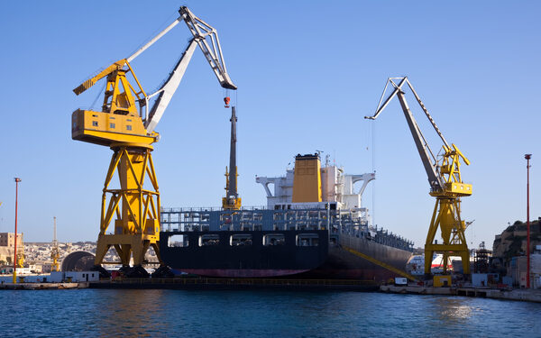 Transporte de Mercancías de Larga Distancia